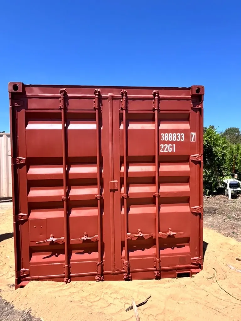20 ft used container, repainted red