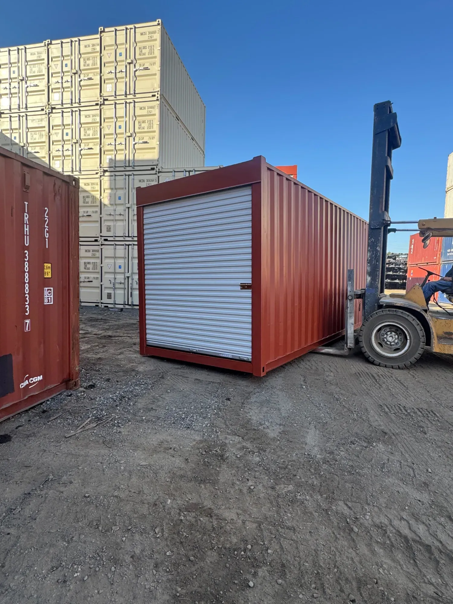 Roll-up door on the end